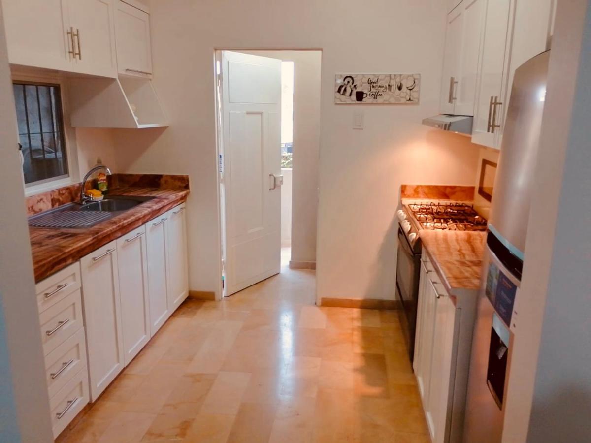 Large 2-Bedroom Apartment, Close To The American Consulate جواياكيل المظهر الخارجي الصورة