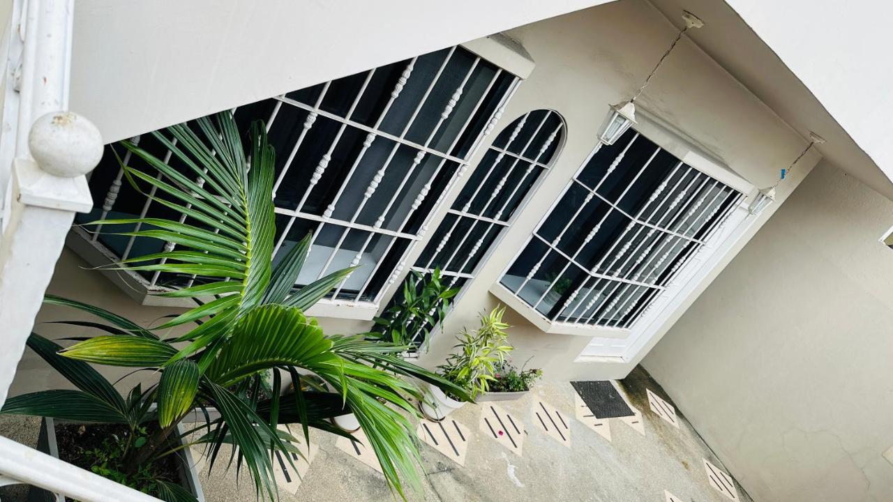Large 2-Bedroom Apartment, Close To The American Consulate جواياكيل المظهر الخارجي الصورة